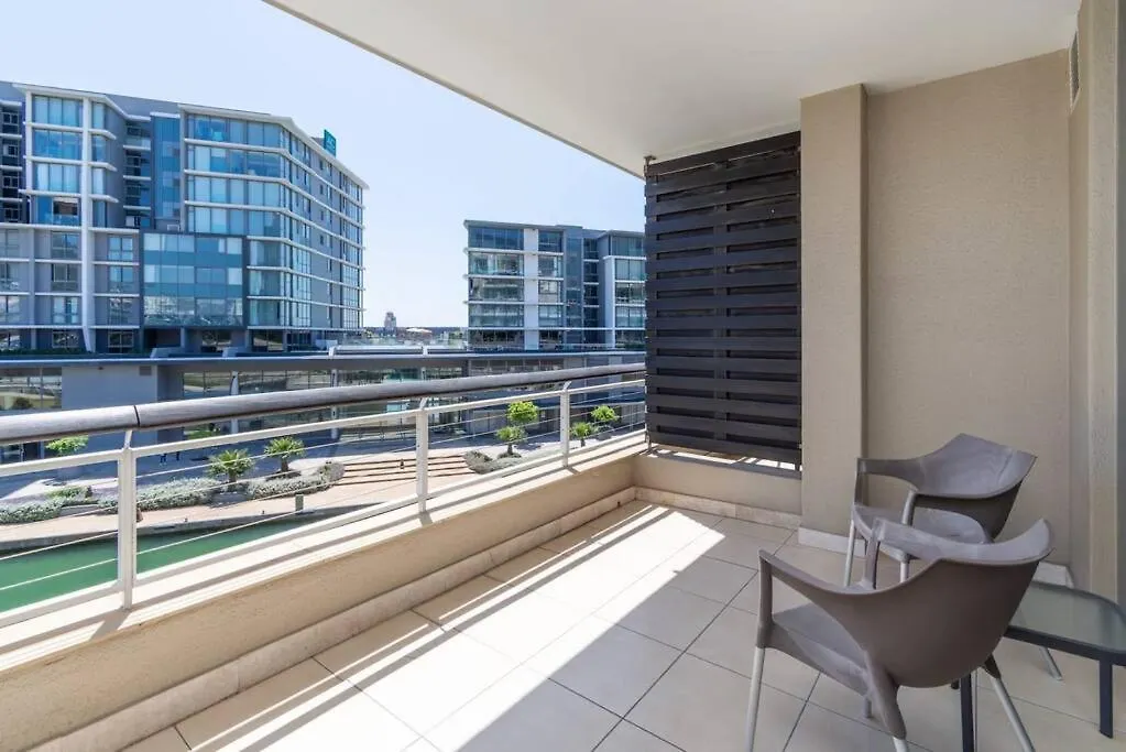 Apartment Stunning V&A Canal Views - No Loadshedding Cape Town South Africa